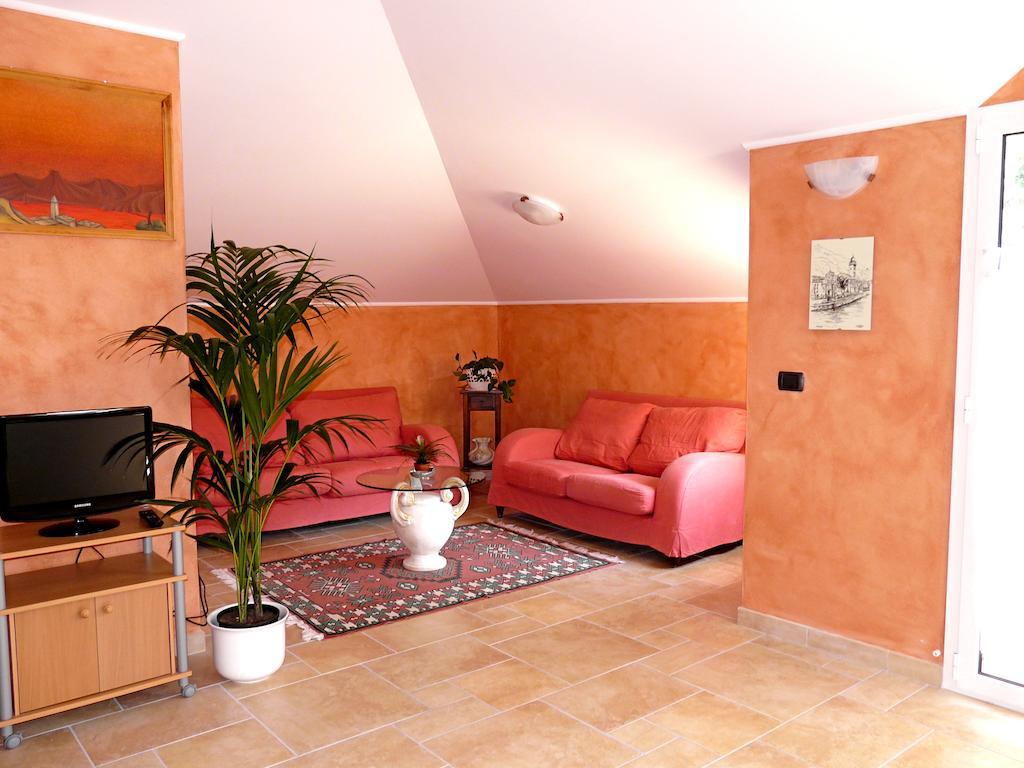 L'Albicocco Apartment โดลเชอักกวา ห้อง รูปภาพ